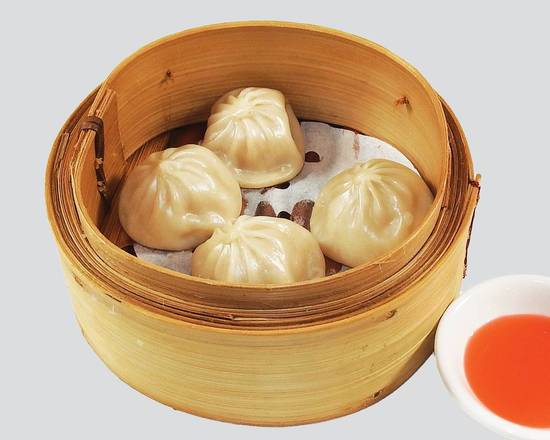D6. Steamed Shanghai Pork Dumplings 小籠包